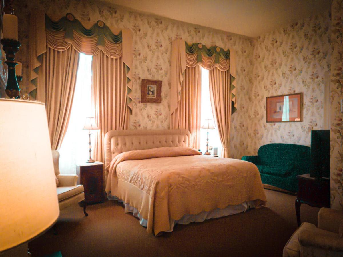 King Room Ullman Room,1341826442:JPEG